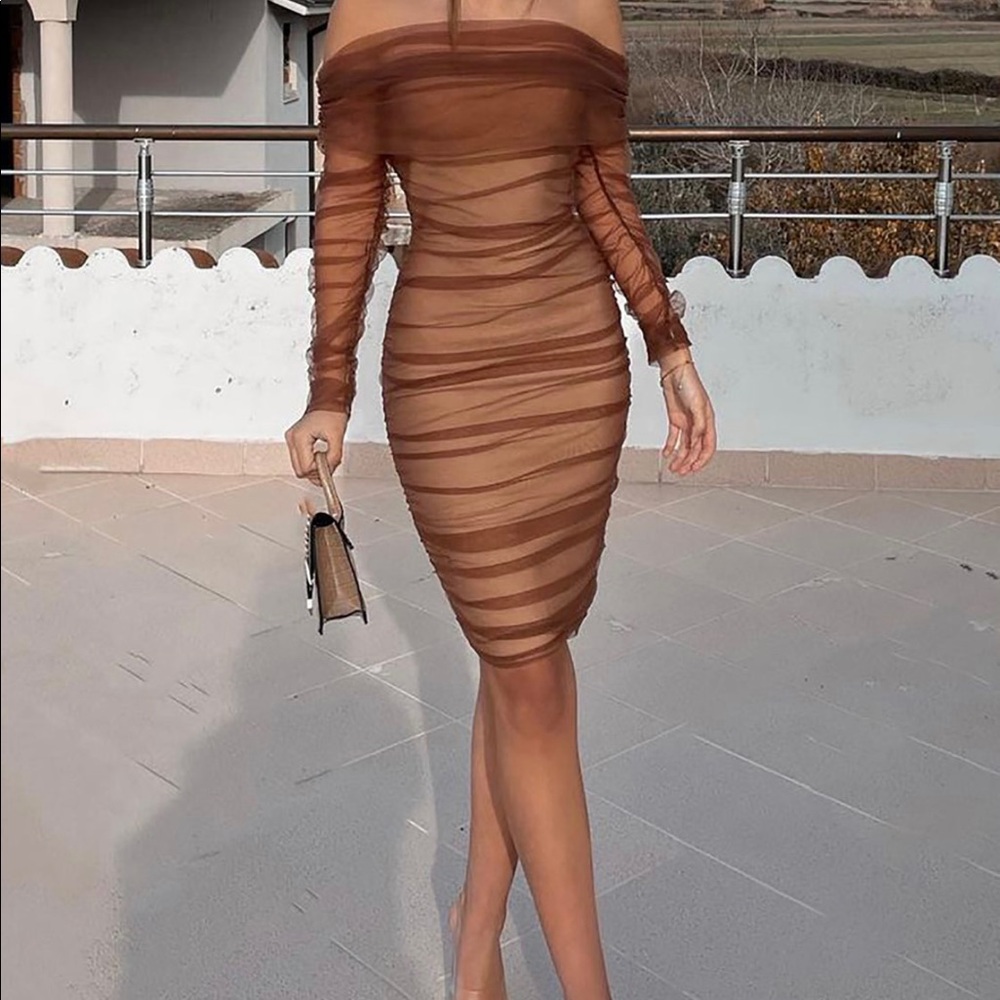 NWT this mixxy mocha dress is absolutely gorg!!!